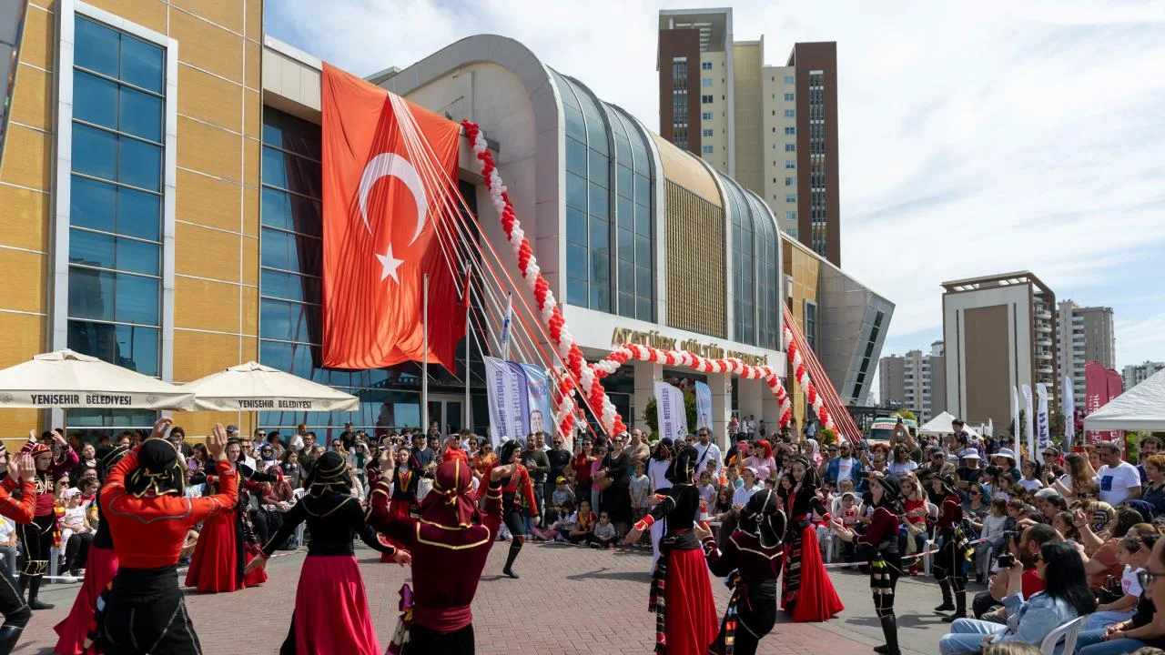 Yenişehir Belediyesi 7 ülkeden çocukları Mersin’de buluşturdu