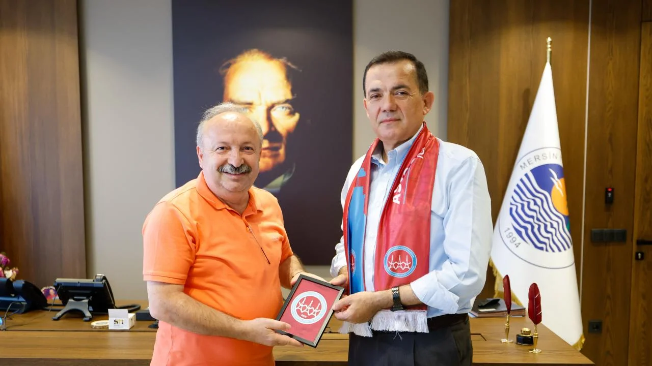 Paris Trabzonlular Derneğinden Başkan Abdullah Özyiğit’e teşekkür ziyareti