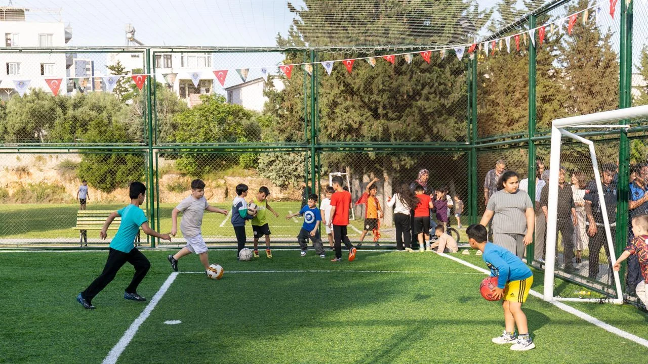Başkan Özyiğit, ‘Halı Saha’ sözünü tuttu
