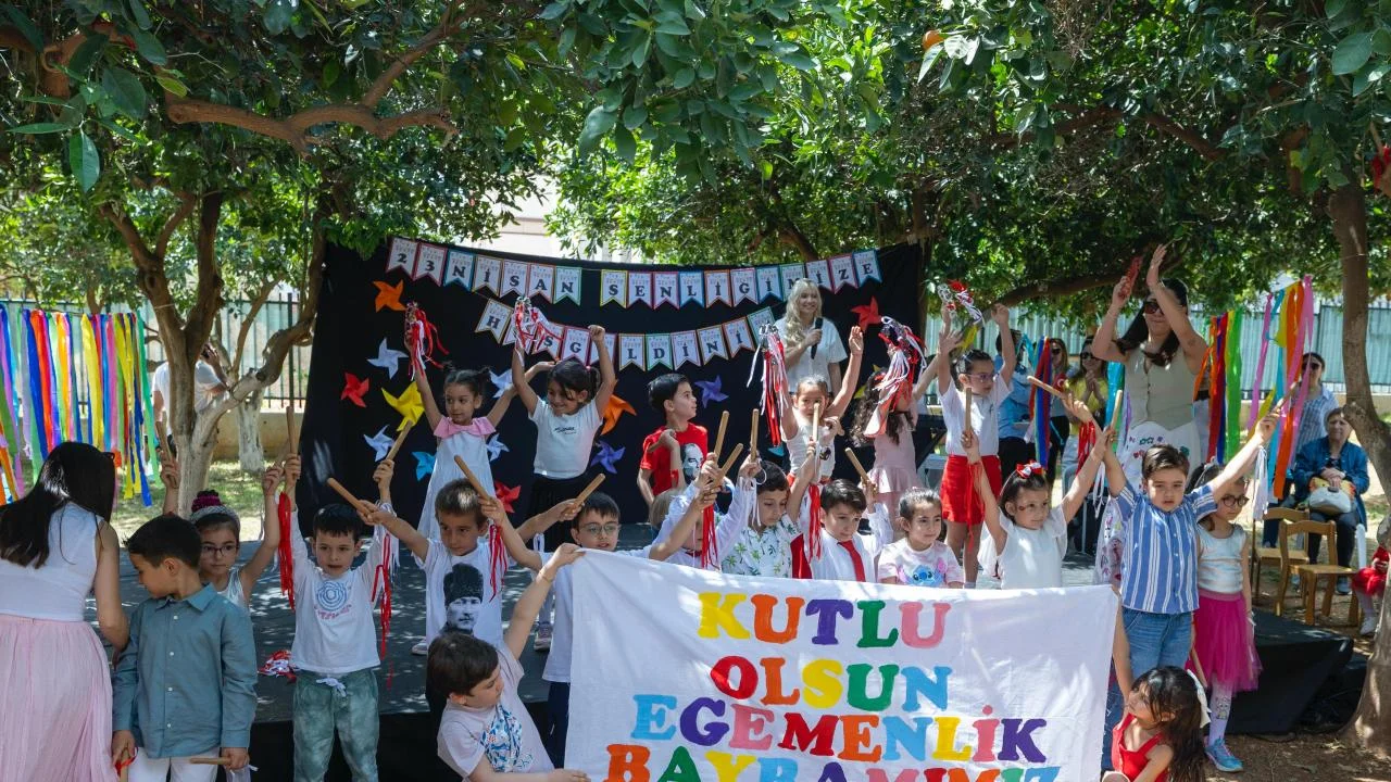 Başkan Abdullah Özyiğit, BETEM’lerde çocukların bayram coşkusuna ortak oldu
